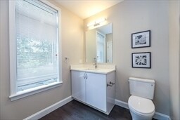 4935 Washington St, Unit 210 in Boston, MA - Foto de edificio - Building Photo