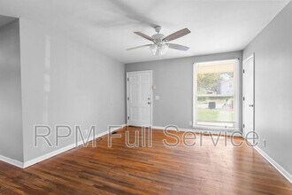 465 Clearwater Dr in Nashville, TN - Building Photo - Building Photo