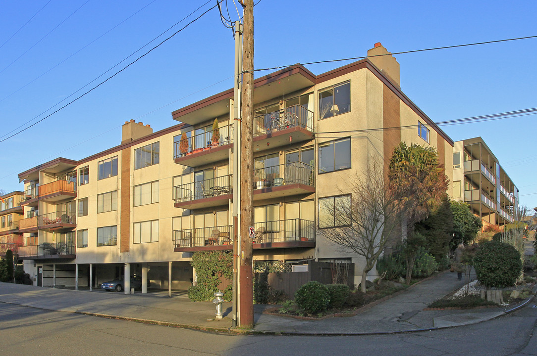 1310 E Thomas St in Seattle, WA - Building Photo