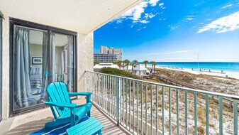 7205 Thomas Dr in Panama City Beach, FL - Building Photo
