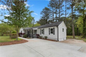 2014 Fence Rd NE in Dacula, GA - Building Photo - Building Photo