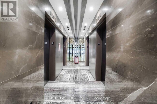 101 Charles St E in Toronto, ON - Building Photo - Building Photo