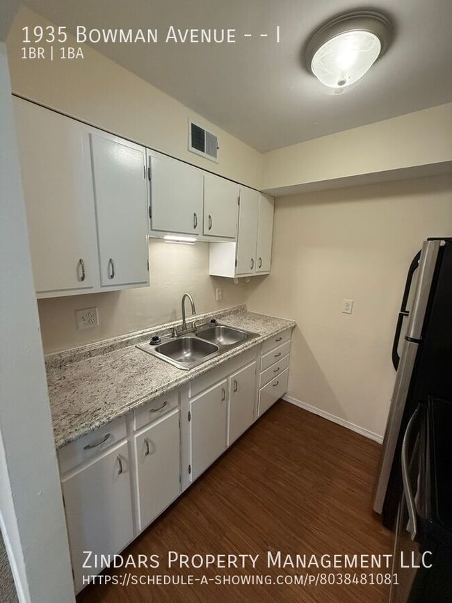 property at 1935 N Bowman Ave