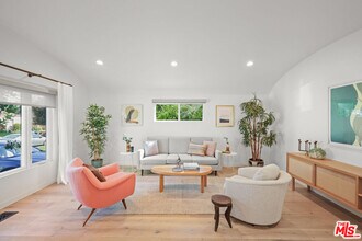 1275 S Sycamore Ave in Los Angeles, CA - Building Photo - Building Photo