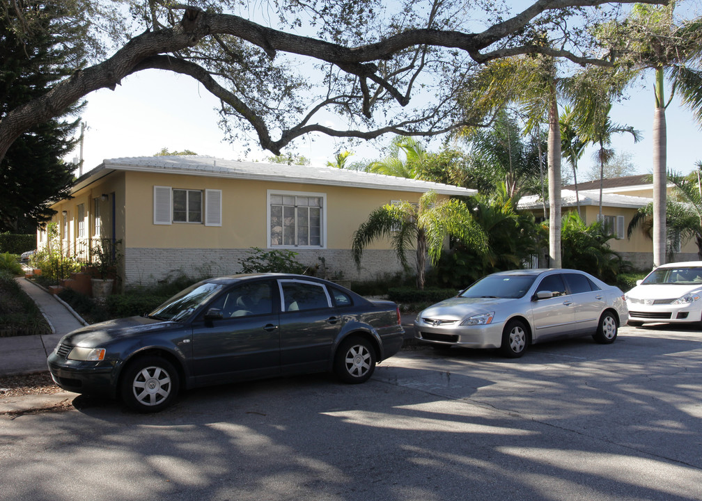 510 Valencia Ave in Coral Gables, FL - Foto de edificio