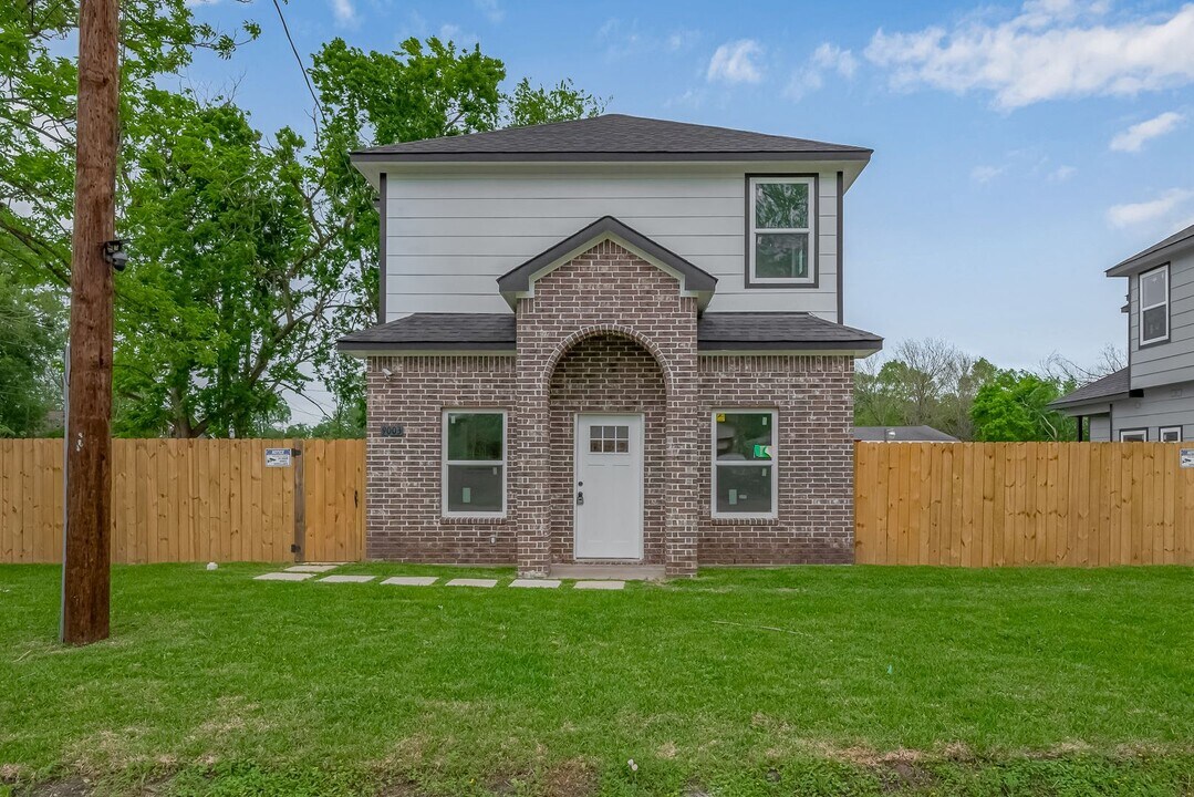 9005 Hilda St in Houston, TX - Building Photo