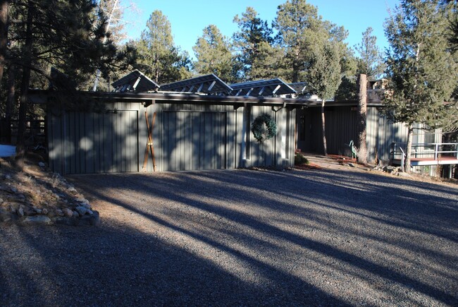 4046 Ponderosa Dr