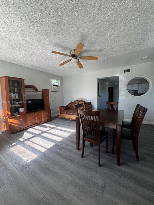 7802 NW 8th Ave in Miami, FL - Building Photo