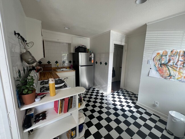 property at 2910-2912 W 9th St