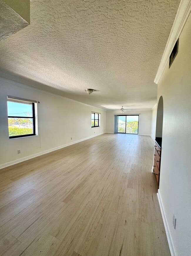 2160 N Hwy A1A in Indialantic, FL - Building Photo - Building Photo