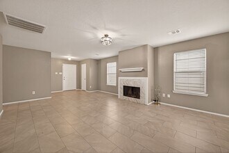 2918 Latch Ln in Houston, TX - Foto de edificio - Building Photo