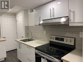 61 Frenchpark Cir in Brampton, ON - Building Photo - Building Photo