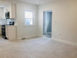 31 Middle St, Unit 31-A in Newton, MA - Building Photo - Building Photo