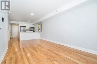 519 Gladstone Ave in Toronto, ON - Building Photo - Building Photo