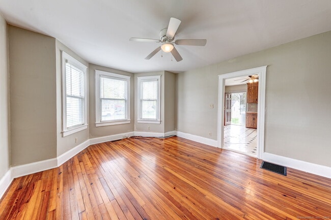 84 Wilbur St in Southington, CT - Building Photo - Building Photo