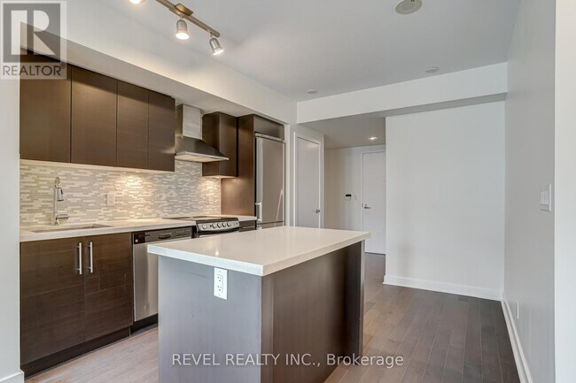58-1758 Orchard View Blvd in Toronto, ON - Building Photo - Building Photo