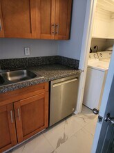 5700 NW 28th St, Unit 5700 in Lauderhill, FL - Foto de edificio - Building Photo