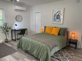 522 NW 11th Ave in Miami, FL - Building Photo