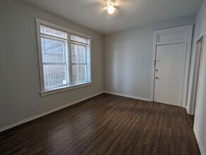 1423 N Maplewood Ave, Unit 2R in Chicago, IL - Foto de edificio - Building Photo