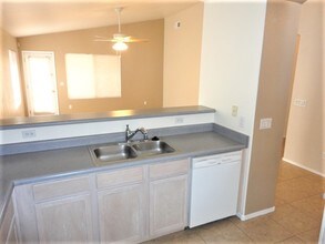 9045 W Holly St in Phoenix, AZ - Building Photo - Building Photo