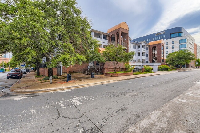 property at 501 W 26th St
