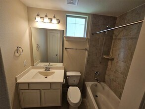 9610 Knights Station Dr in Houston, TX - Building Photo - Building Photo