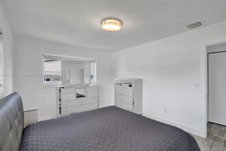 8540 SW 20th St in Miami, FL - Building Photo - Building Photo