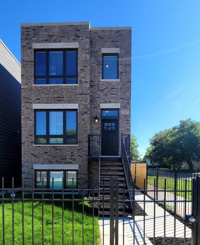 property at 5847 W Corcoran Pl