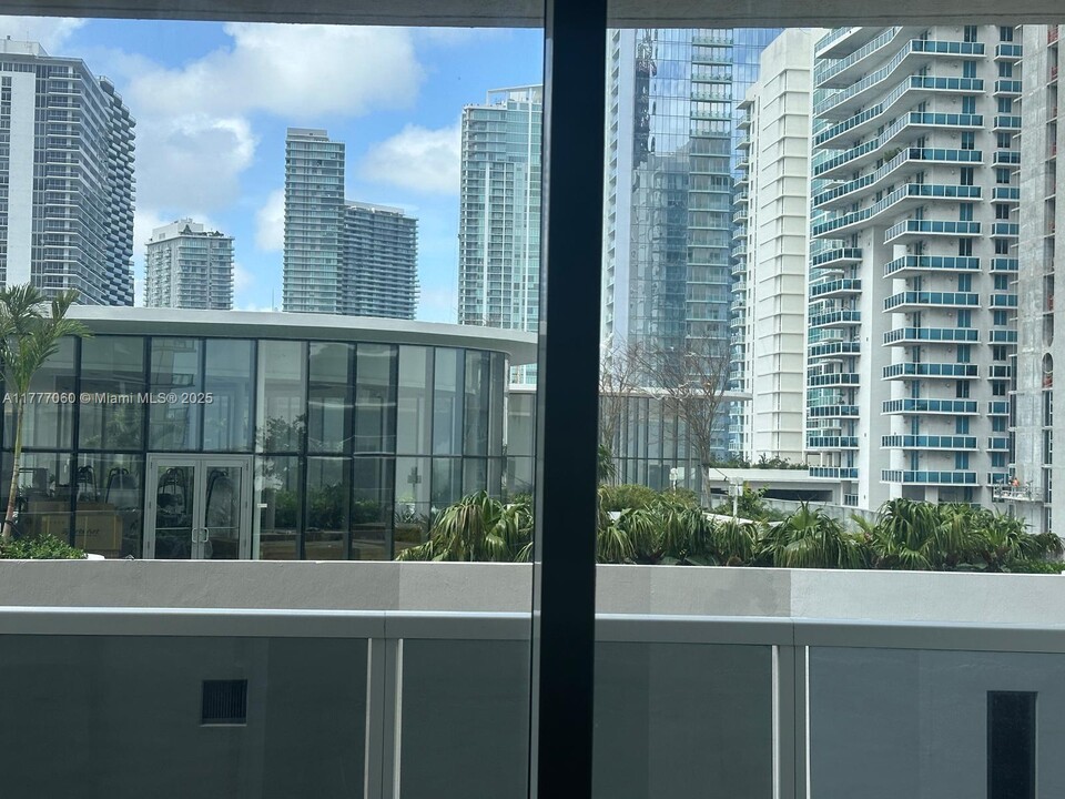 601 NE 23rd St, Unit # 1101 in Miami, FL - Building Photo