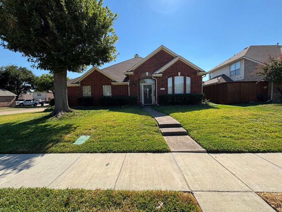 10717 Canoe Rd in Frisco, TX - Building Photo