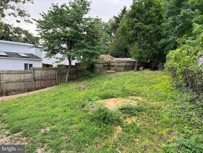 904 Gilbert Rd in Rockville, MD - Building Photo - Building Photo