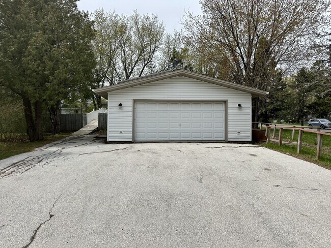 2731 Triggs Ave in Duluth, MN - Building Photo - Building Photo