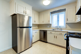 54 Oak St in Middletown, CT - Building Photo - Building Photo