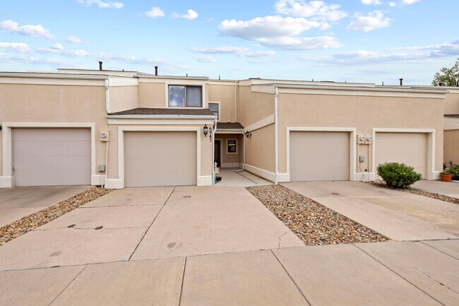 6947 Gayle Lyn Ln