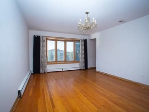 8729 N Wisner St, Unit APT 2 in Niles, IL - Building Photo - Building Photo
