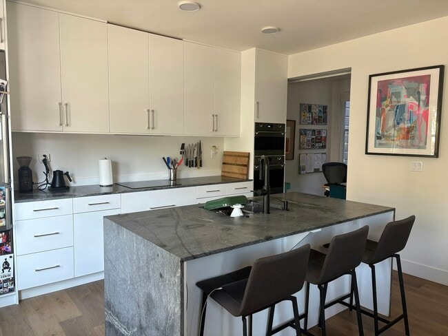 203 Carl St in San Francisco, CA - Building Photo - Building Photo