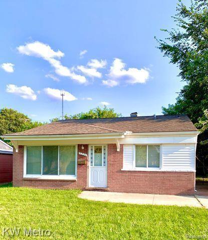 13231 Albany St in Oak Park, MI - Building Photo