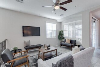 4763 E Red Oak Ln in Gilbert, AZ - Building Photo - Building Photo