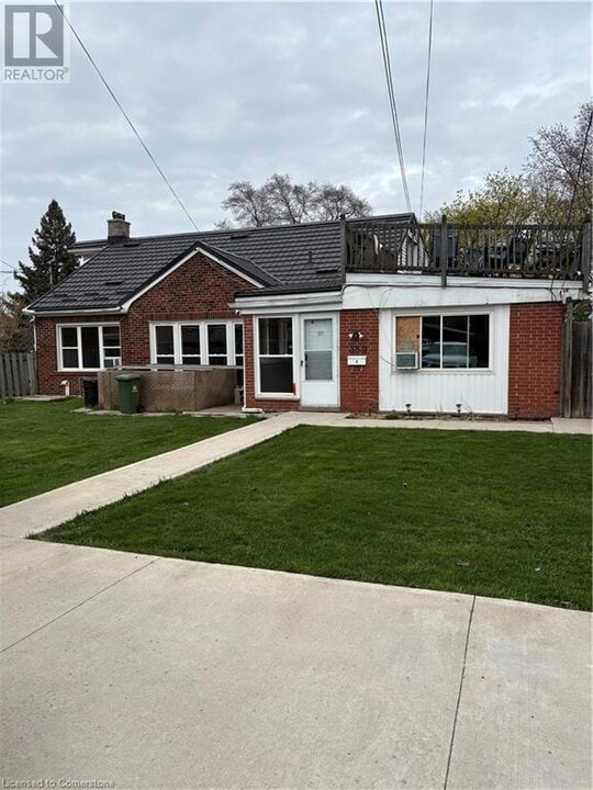 359 Rosedale Ave in Hamilton, ON - Building Photo