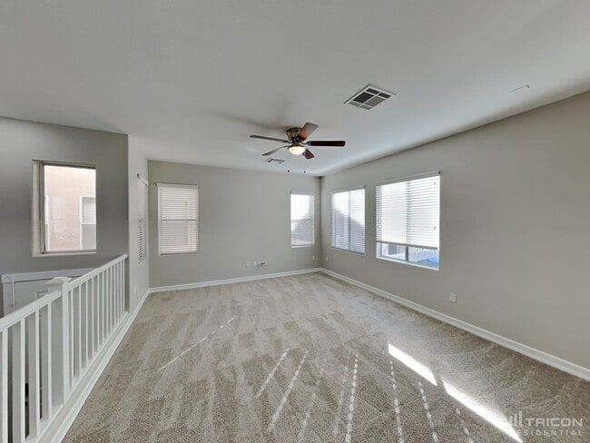 3417 N Diamond Hitch Ct in Las Vegas, NV - Building Photo - Building Photo