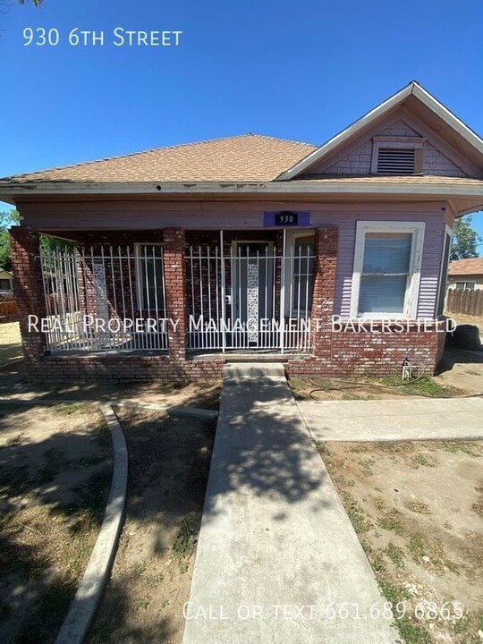 930 6th St in Bakersfield, CA - Building Photo