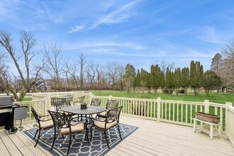 N2021 N Lakeshore Dr in Fontana-on-Geneva Lake, WI - Building Photo - Building Photo