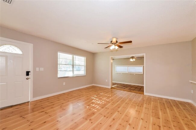 2426 Stratford Dr in Sarasota, FL - Building Photo - Building Photo