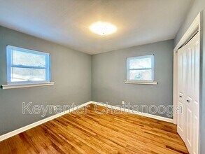 221 Robert E Lee St in Fort Oglethorpe, GA - Building Photo - Building Photo