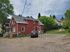 835 Warren St, Unit 835 Warren St in Hancock, MI - Building Photo