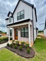 2311 S 31st St in Rogers, AR - Building Photo