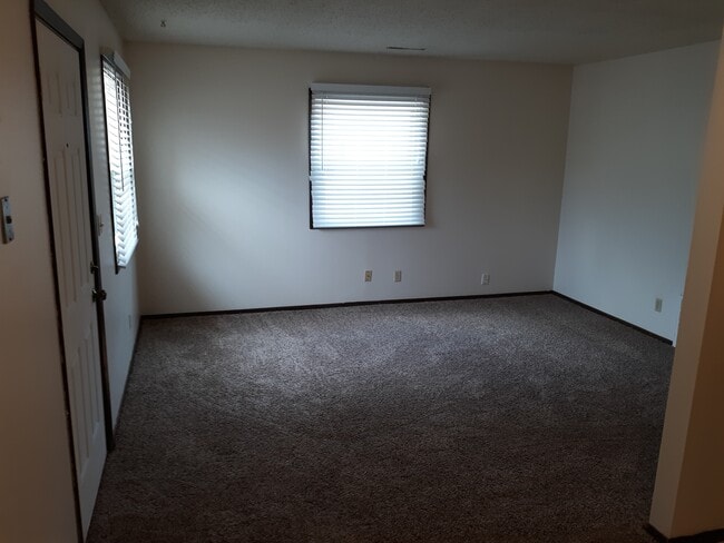 1012 Delaware Ave in Ames, IA - Building Photo - Building Photo