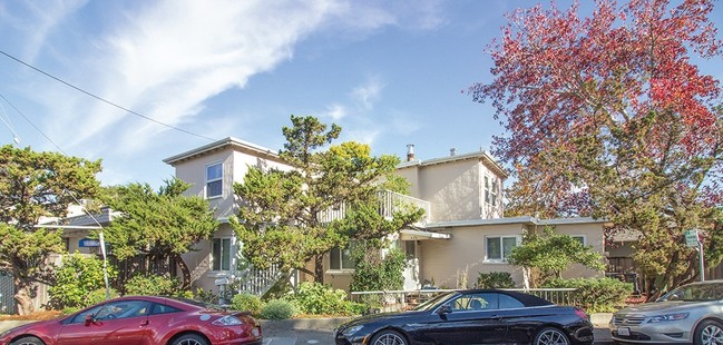 424-426 Woodland Ave in San Rafael, CA - Foto de edificio - Building Photo