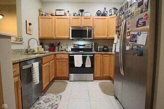 1124 Reserve Way in Indianapolis, IN - Foto de edificio - Building Photo