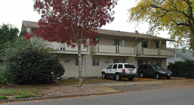 Elm Terrace in Salem, OR - Building Photo - Building Photo